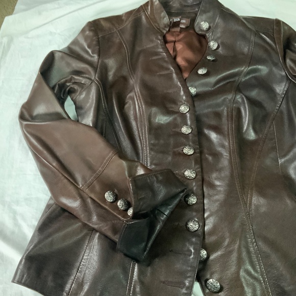 Danier Brown Leather Military-Style Italian Leather Blazer (Women’s medium) - Picture 13 of 13
